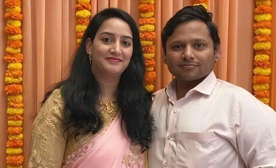 Vikas With Her Wife Sunita Bansal